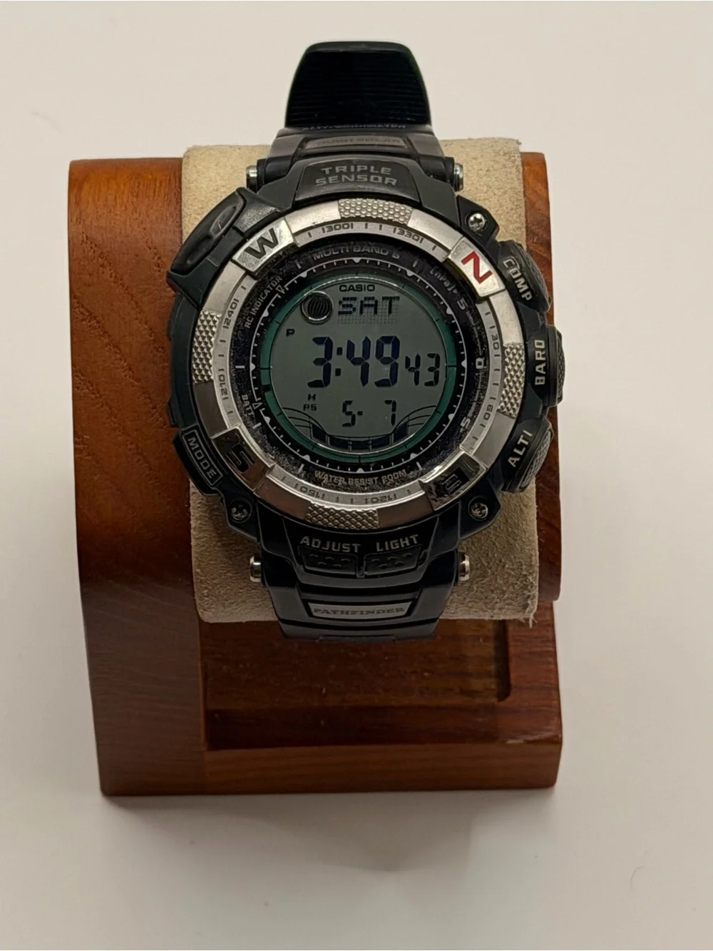 Casio Pathfinder Triple Sensor Solar Watch PAW1500 3143/Altimeter, Barometer